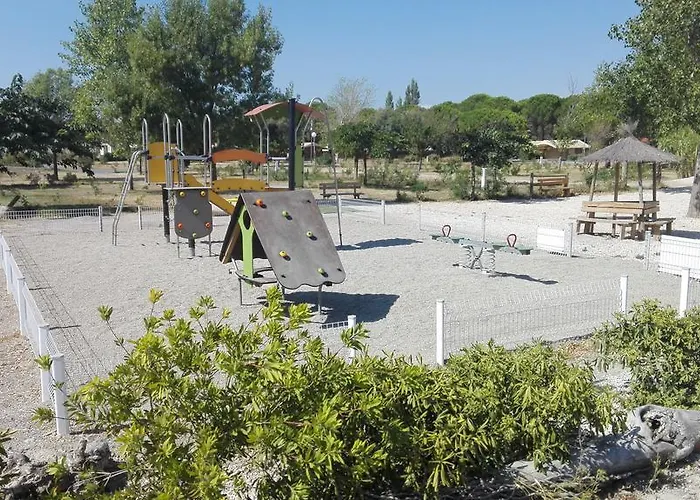 Shaka Aum אתר קמפינג 3*